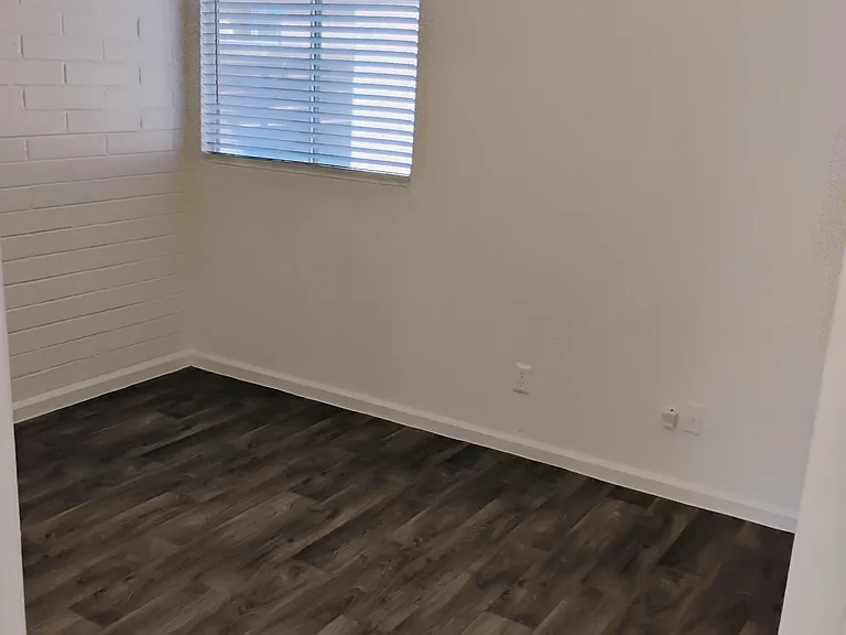 924 W Cinnabar Ave #4 — Photo 9