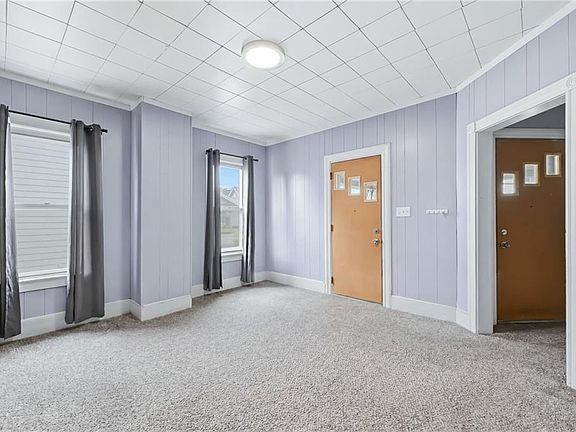 3rd image of 119 W Wilson Ave