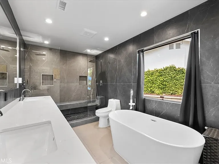 26111 Hatmor Dr — Photo 13