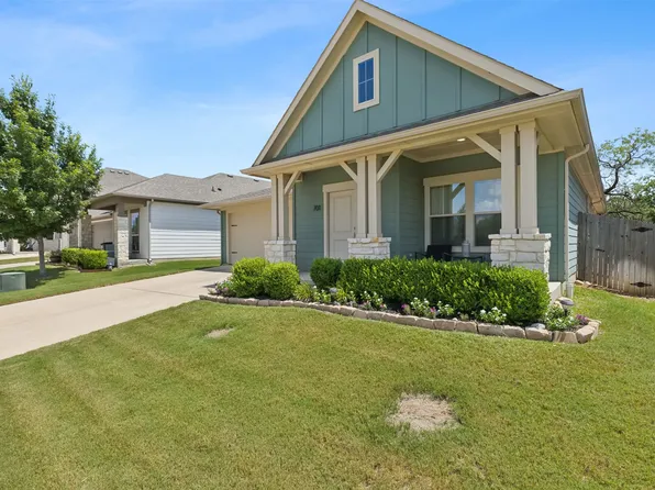 701 Phillips Ct, Mansfield, TX 76063