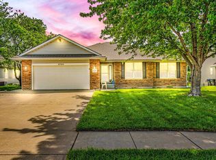 2744 SW Berkshire Dr, Topeka, KS 66614