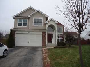 331 S Clearview Cir, Round Lake, IL 60073