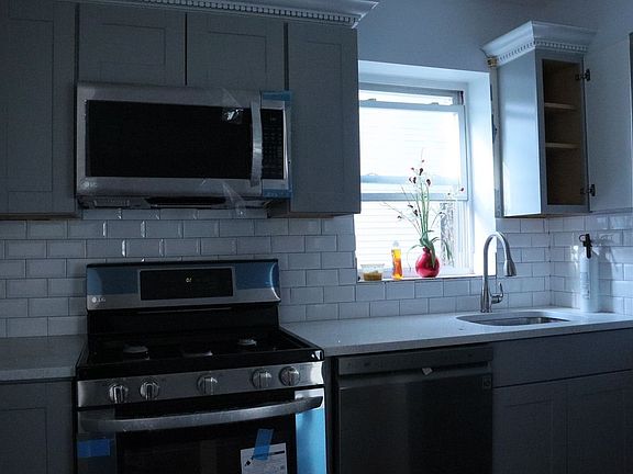 4th image of 115-35 Dunkirk St
