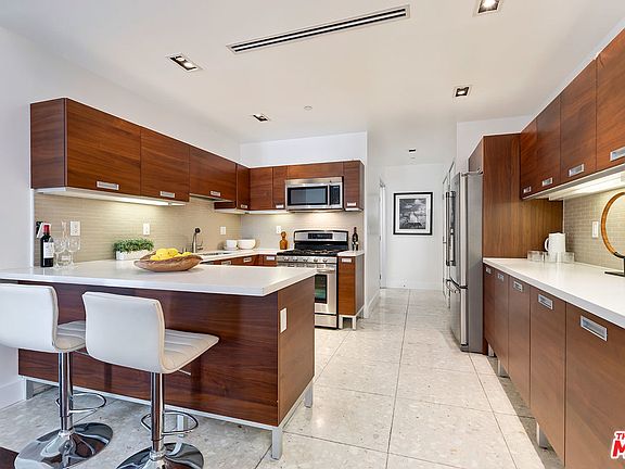 2nd image of 6735 Yucca St Unit 401