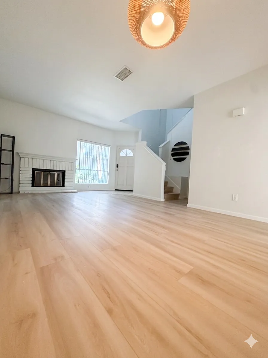 Living room - 436 Monroe #101