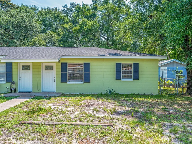 709B Greenwood St — Photo 1