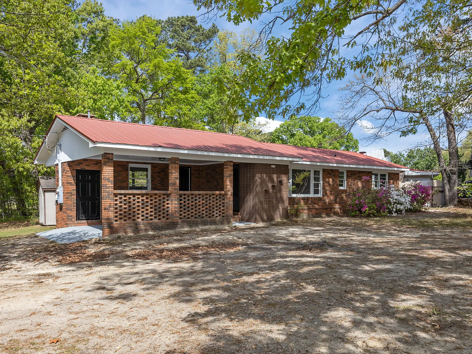 3 bed, 1.5 bath, 1266 sqft, $1,895 — Photo 1