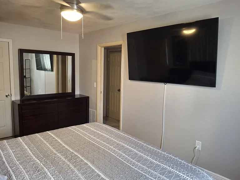 1257 Drew St #1 — Photo 9