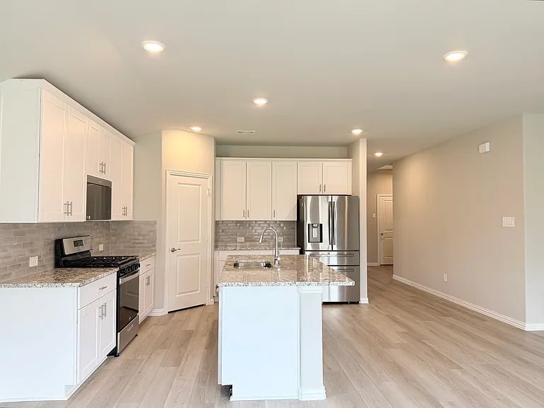2215 Gustavus Dr — Photo 4