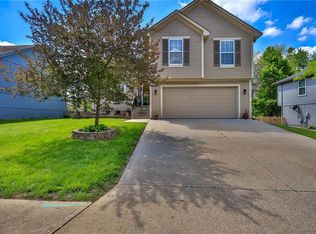 2408 NW Richard Dr, Blue Springs, MO 64015