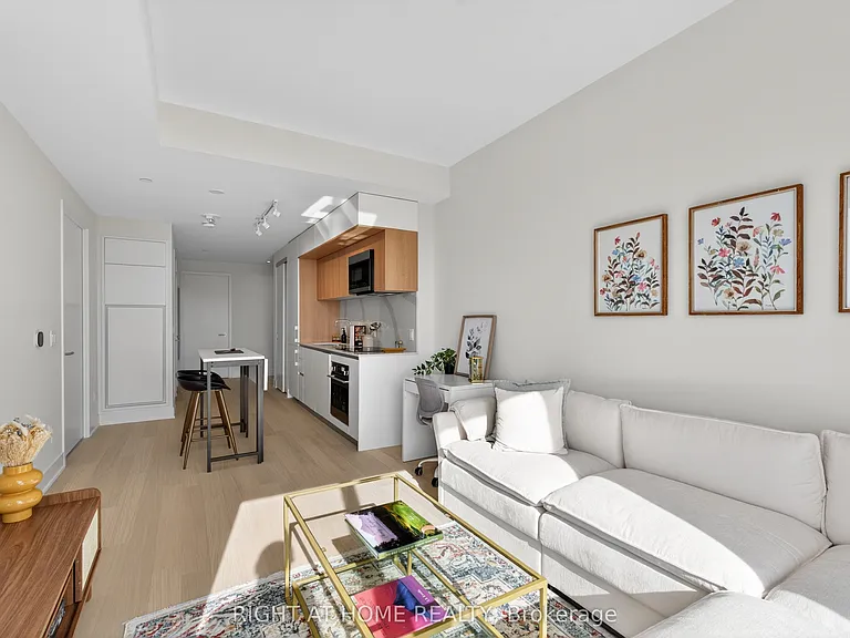 322 Dupont St #806 — Photo 18