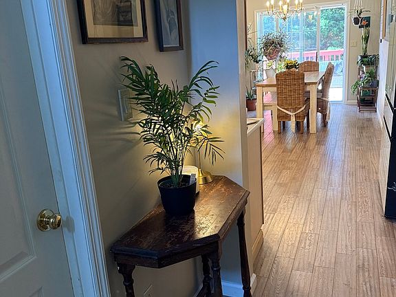 4th image of 11 Calvett Pl