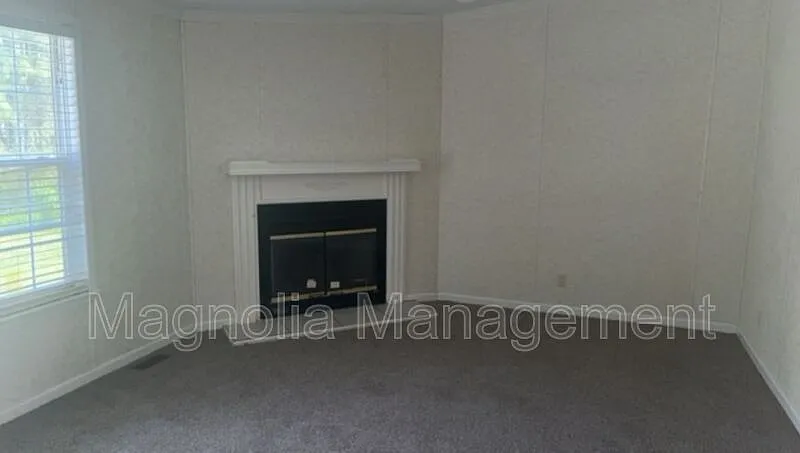 4 bed, 3.0 bath, $1,595 — Photo 4