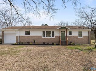 4212 Lakeview Dr NW, Huntsville, AL 35810