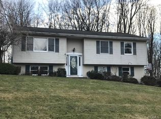 6 Chadsford Ln, Newburgh, NY 12550