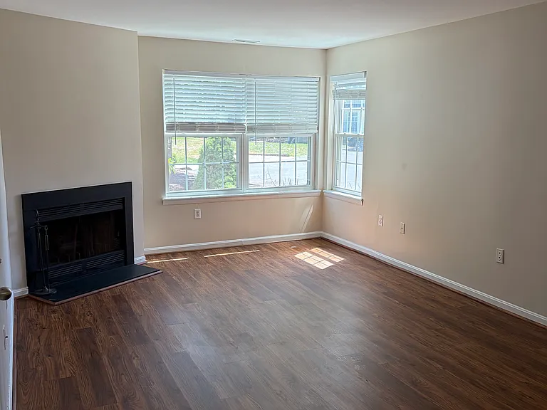 109 Driftwood Ct #109 — Photo 5