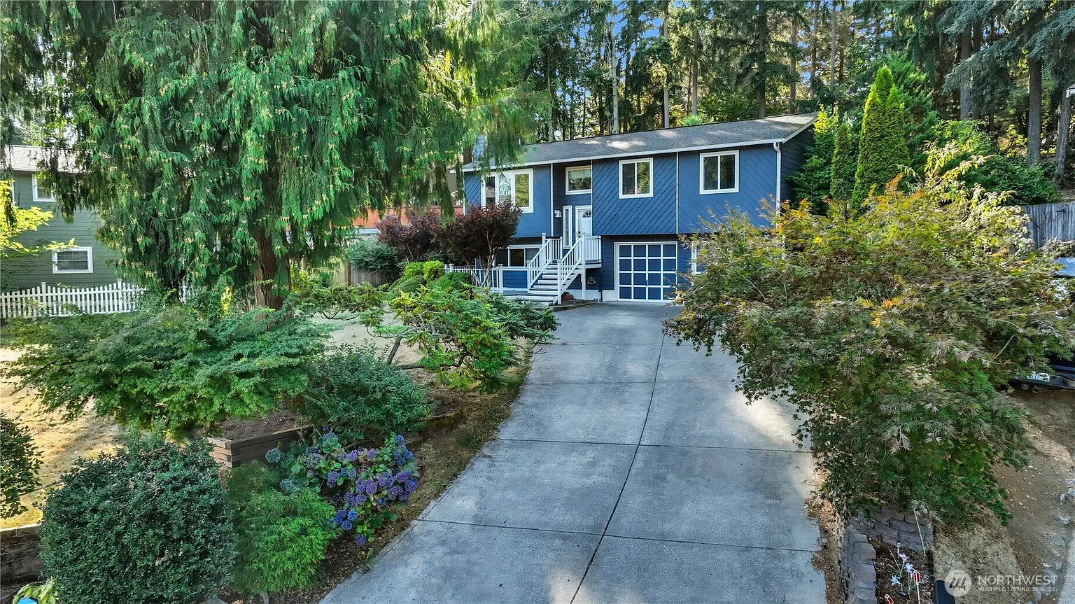 3975 Fischer Park Avenue NE photo 1