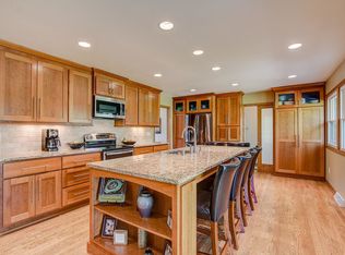 3380 Sleepy Hollow Ln, Brookfield, WI 53005