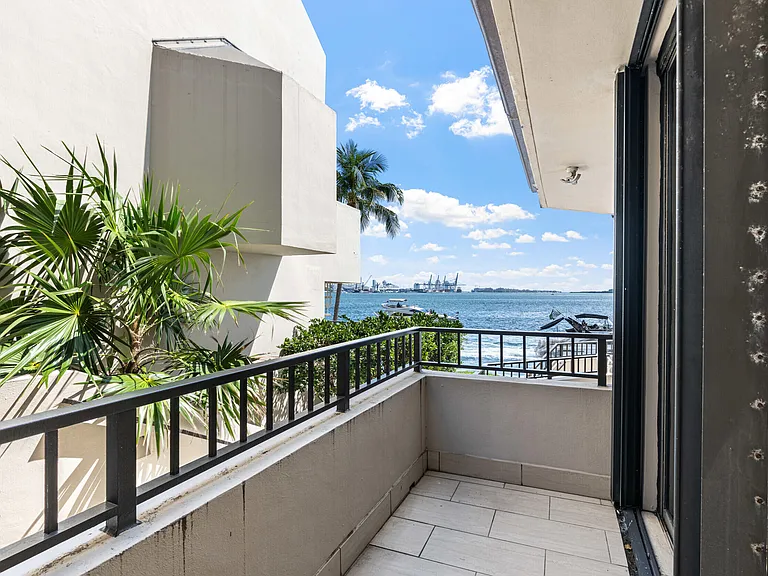 520 Brickell Key Dr #A200 — Photo 24