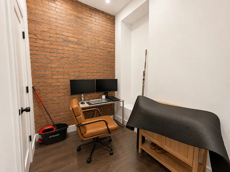 163 W 71st St #3R — Photo 7
