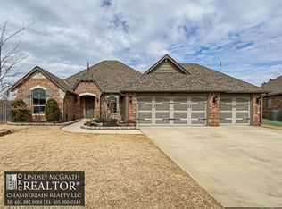 645 SW 28th St, Moore, OK 73160