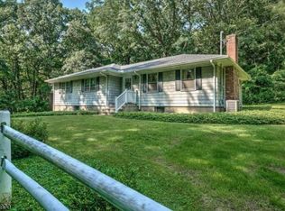 10 Flanders Rd, Chester, NJ 07930