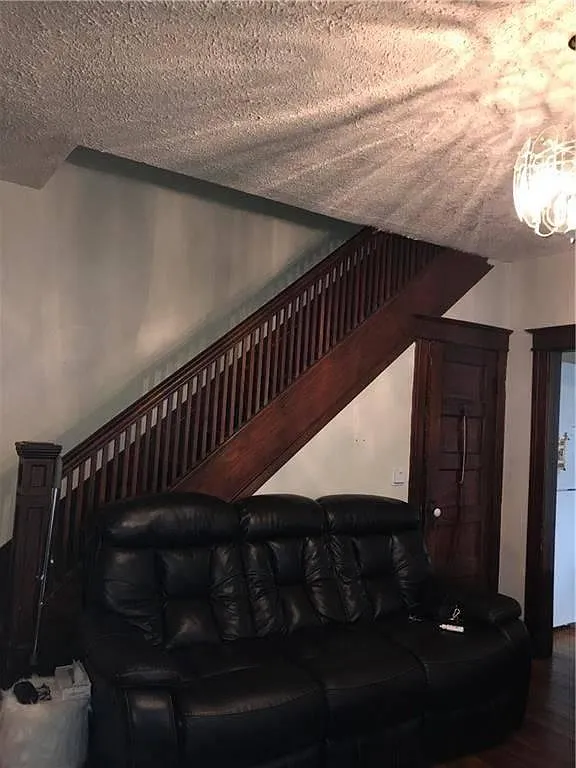 79 Hobart St — Photo 3