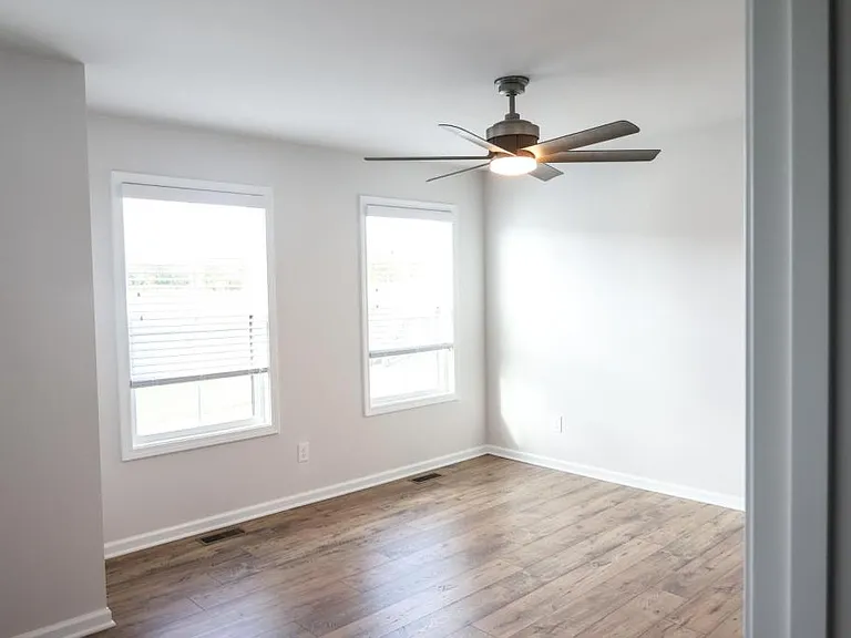 2050 Kyles Way — Photo 11