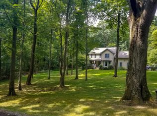 201 Timber Ridge Dr, Morgantown, WV 26508