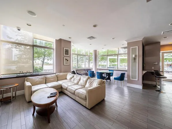 20 2nd Street image 28 of 35