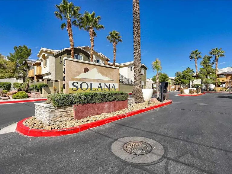 Solana Apartments — Photo 22