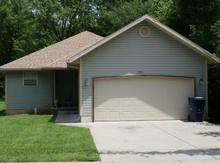 902 N Glenn Ave, Springfield, MO 65803