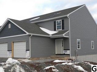 335 Kentwell Dr, York, PA 17406