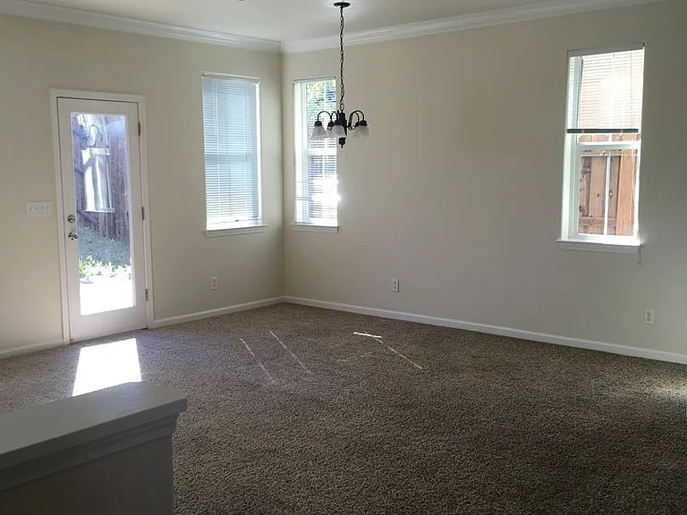 2151 Vienna Way — Photo 3