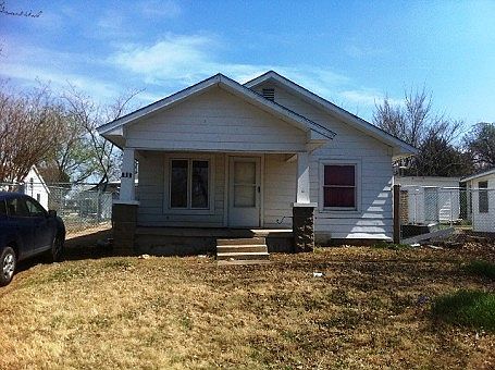 1st image of 303 S Lincoln St