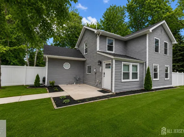 379 Old Georges Rd, North Brunswick, NJ 08902