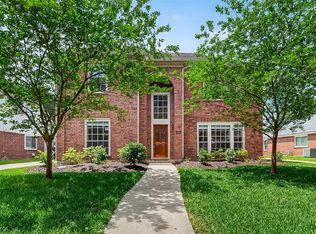 1915 Sandy Schoals Dr, League City, TX 77573