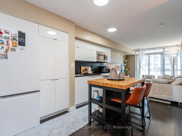 151 Dan Leckie Way #610, Toronto, ON M5V 4B2