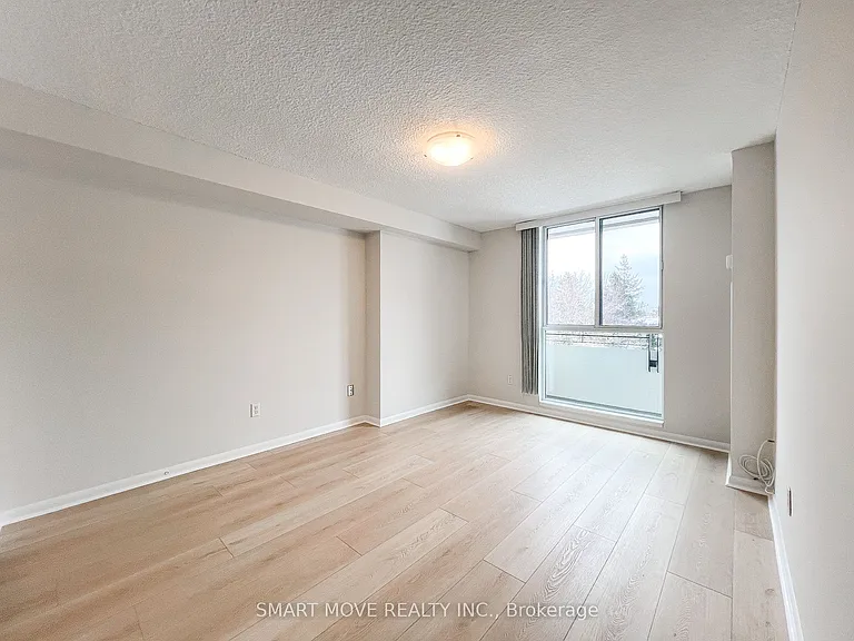 1300 Mississauga Valley Blvd #303 — Photo 12