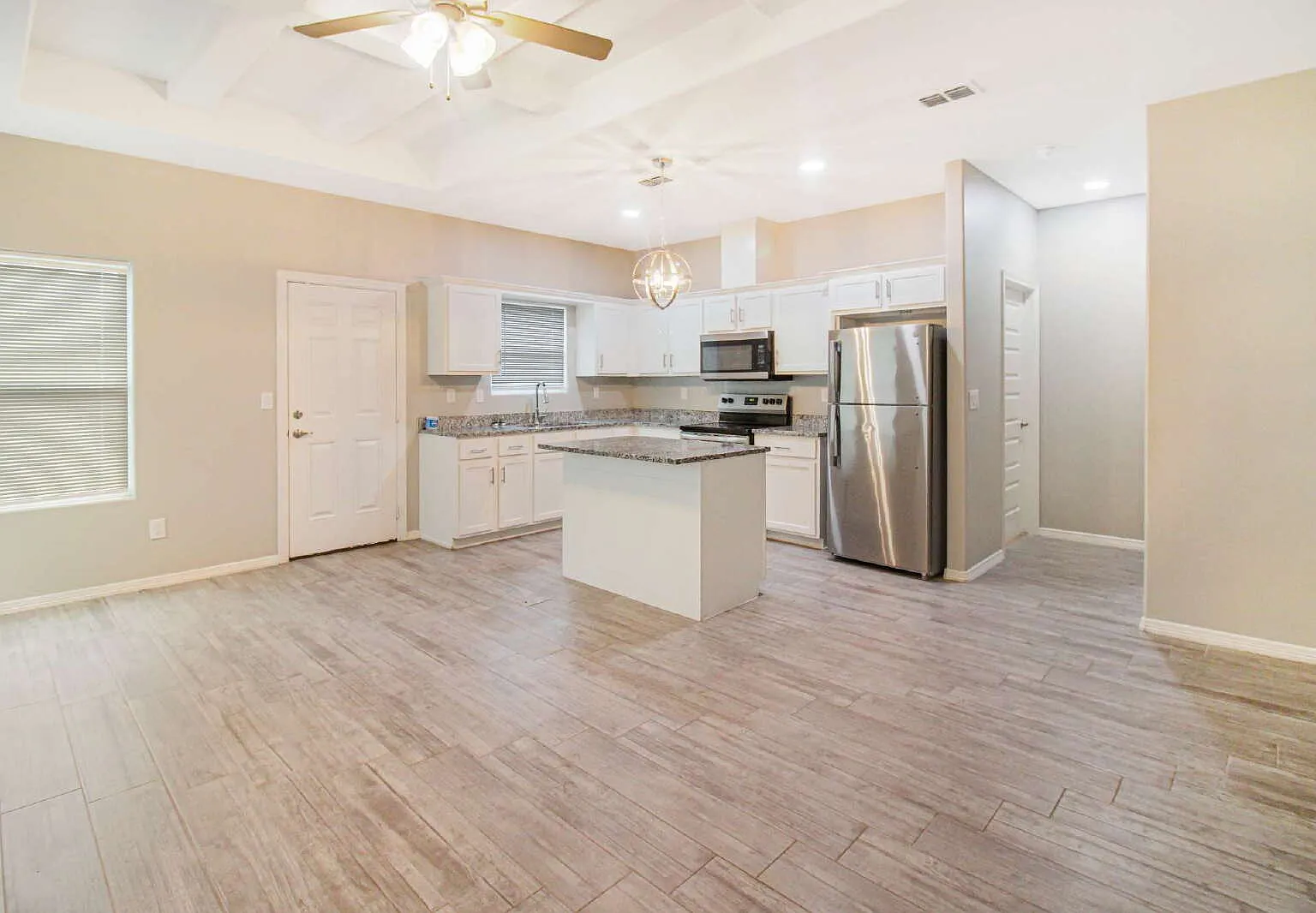 3 bed, 2.0 bath, 1116 sqft, $1,100 — Photo 4