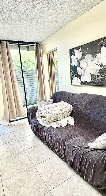 2 bed, 480 sqft, $2,200 — Photo 3
