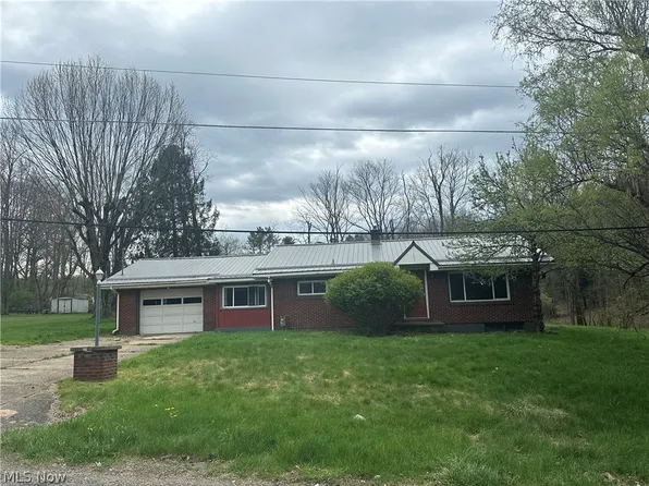46131 Mort Dr, East Liverpool, OH 43920