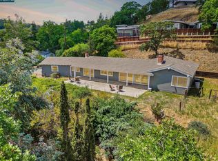 1810 Meadow Ln, Walnut Creek, CA 94595
