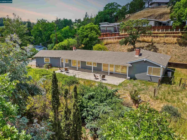 1810 Meadow Ln, Walnut Creek, CA 94595