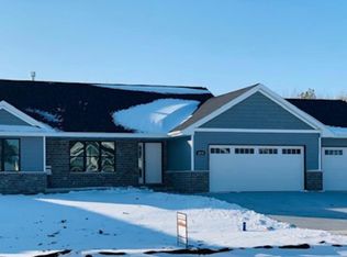 2736 Ryan Rd, De Pere, WI 54115
