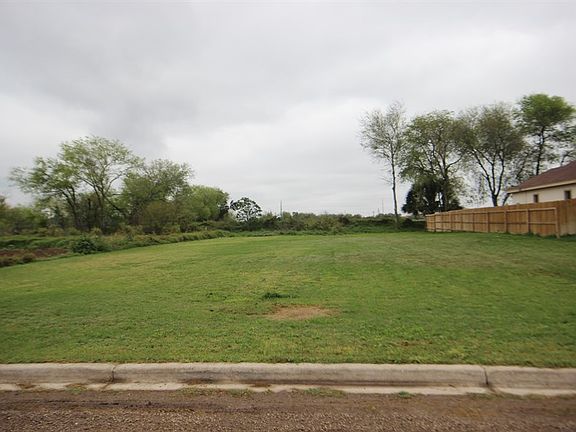 5th image of 1111 Shavano Dr.