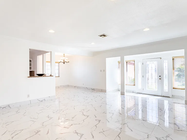 12737 Hatteras St — Photo 5
