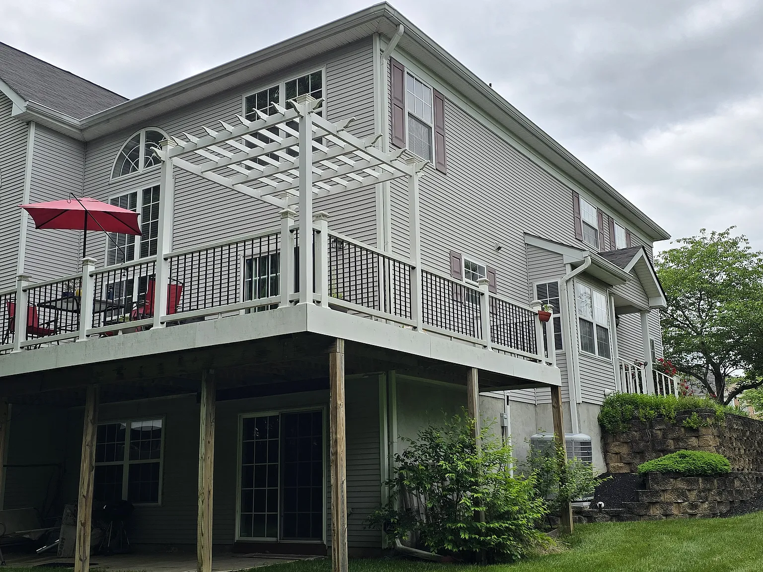 3 bed, 2.5 bath, 1979 sqft, $3,700 — Photo 3