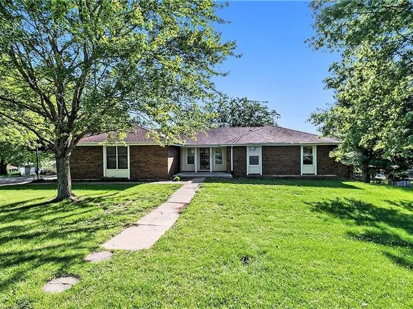 1201 S 2nd Ter, Savannah, MO 64485