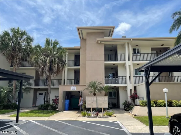 2079 Barkeley Ln APT 19, Fort Myers, FL 33907